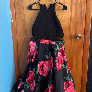 GORGEOUS 2pc FLORAL PROM DRESS